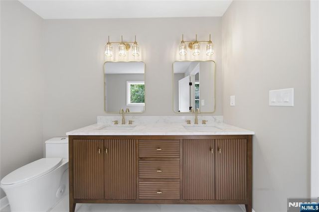 182 W Grand Avenue, Park Ridge, NJ 07656