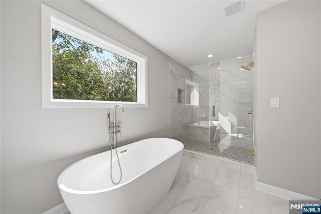 182 W Grand Avenue, Park Ridge, NJ 07656
