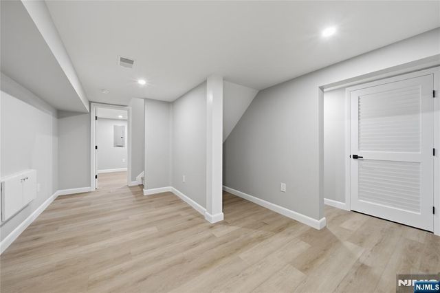182 W Grand Avenue, Park Ridge, NJ 07656