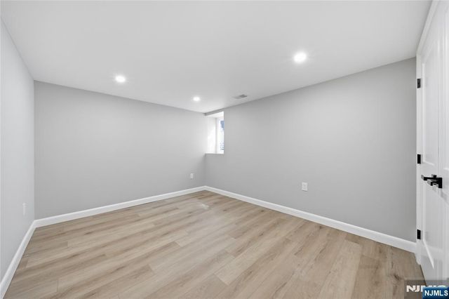 182 W Grand Avenue, Park Ridge, NJ 07656