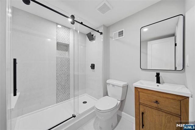182 W Grand Avenue, Park Ridge, NJ 07656