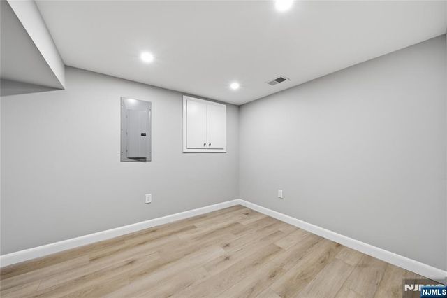 182 W Grand Avenue, Park Ridge, NJ 07656