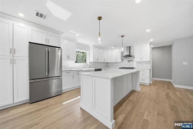 182 W Grand Avenue, Park Ridge, NJ 07656