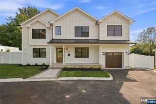 182 W Grand Avenue, Park Ridge, NJ 07656