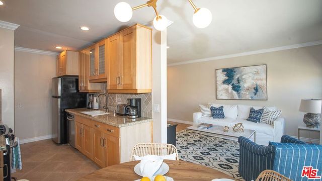 2101 Ocean Avenue 14, Santa Monica, CA 90405