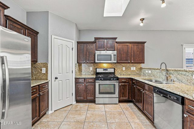 1612 RAYADO CREEK Lane, El Paso, TX 79911