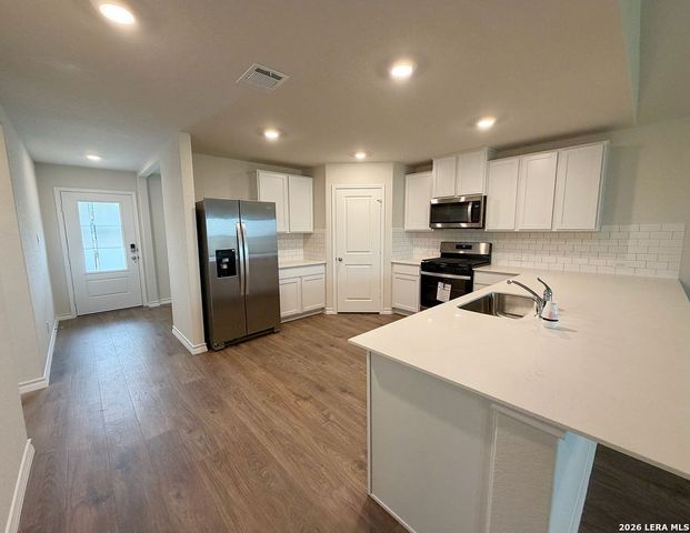 547 Avalon Banks, Cibolo, TX 78108