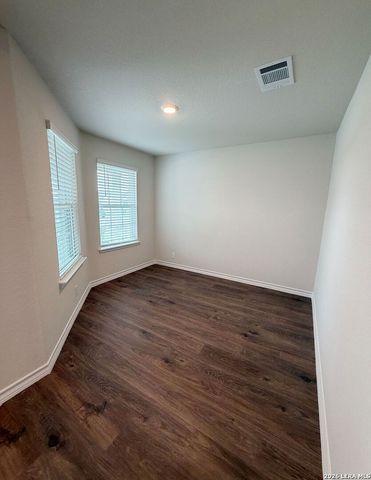 547 Avalon Banks, Cibolo, TX 78108