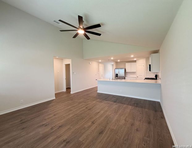 547 Avalon Banks, Cibolo, TX 78108
