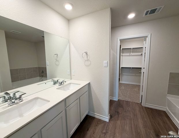 547 Avalon Banks, Cibolo, TX 78108