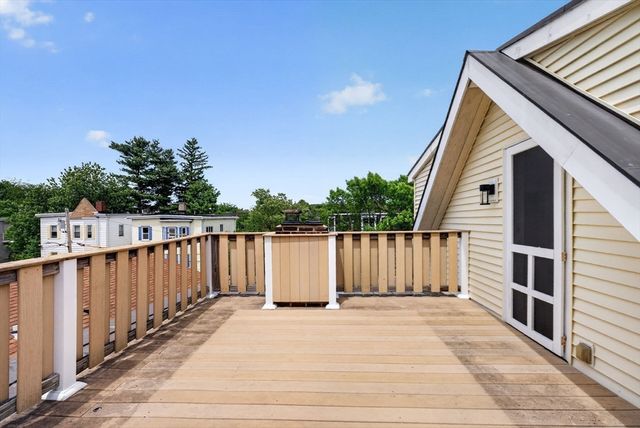 29 Hanson St, Somerville, MA 02143