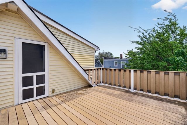 29 Hanson St, Somerville, MA 02143