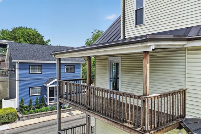 29 Hanson St, Somerville, MA 02143
