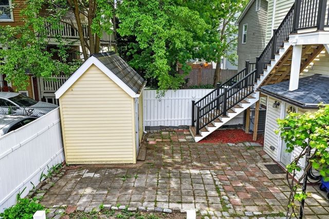 29 Hanson St, Somerville, MA 02143