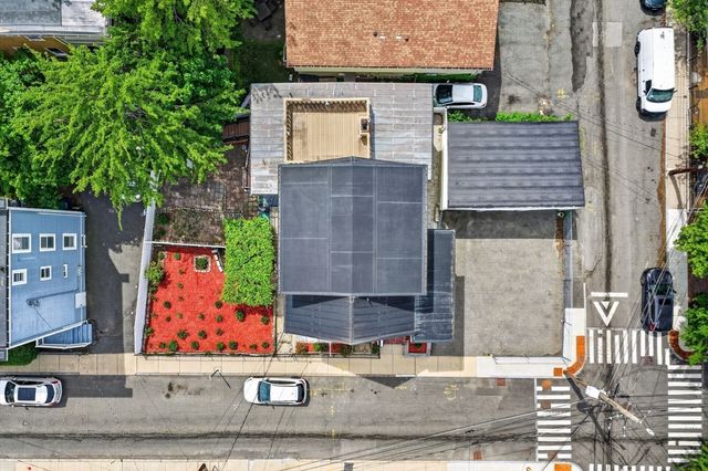 29 Hanson St, Somerville, MA 02143