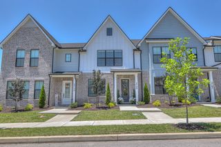 2709 Bramblewood Ln, Thompsons Station, TN 37179