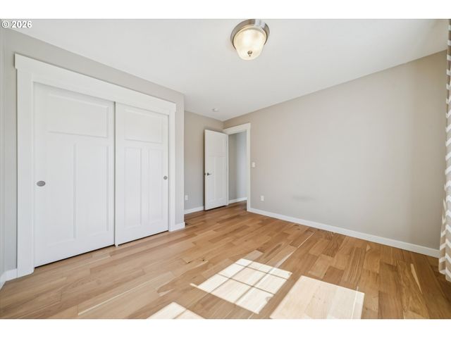 1647 Se SPOKANE St, Portland, OR 97202