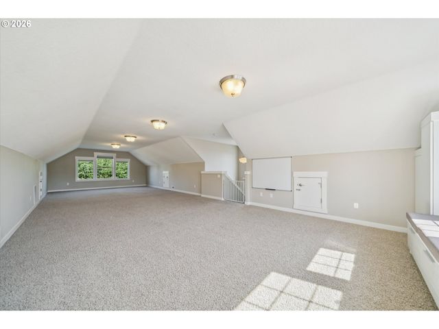 1647 Se SPOKANE St, Portland, OR 97202