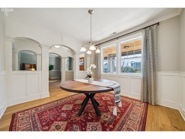 1647 Se SPOKANE St, Portland, OR 97202