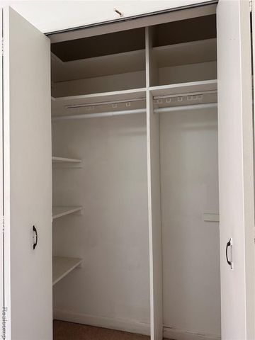 7421 Heather Heath, West Bloomfield, MI 48322