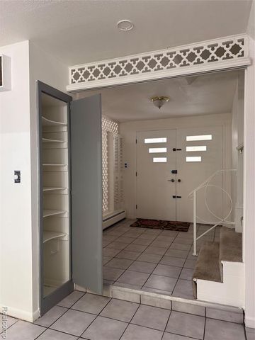 7421 Heather Heath, West Bloomfield, MI 48322