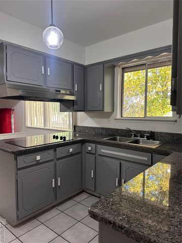 7421 Heather Heath, West Bloomfield, MI 48322