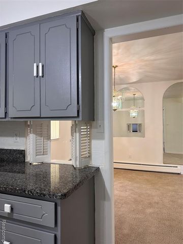 7421 Heather Heath, West Bloomfield, MI 48322