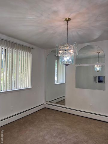 7421 Heather Heath, West Bloomfield, MI 48322