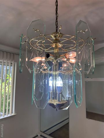 7421 Heather Heath, West Bloomfield, MI 48322