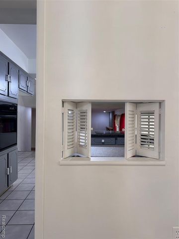 7421 Heather Heath, West Bloomfield, MI 48322