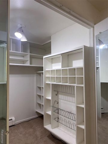 7421 Heather Heath, West Bloomfield, MI 48322