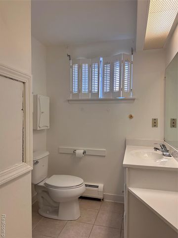 7421 Heather Heath, West Bloomfield, MI 48322