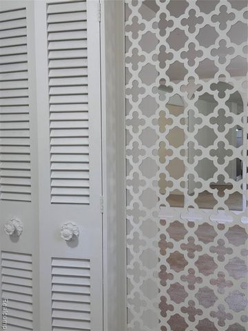 7421 Heather Heath, West Bloomfield, MI 48322