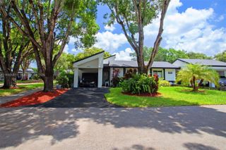 16041 Fairway Ter 121, Weston, FL 33326