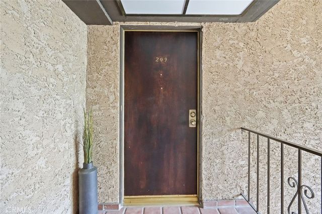5500 Lindley 209, Encino, CA 91316