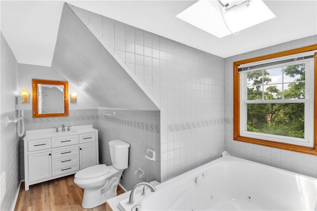 51 Revo Rd, Baldwin Boro, PA 15236