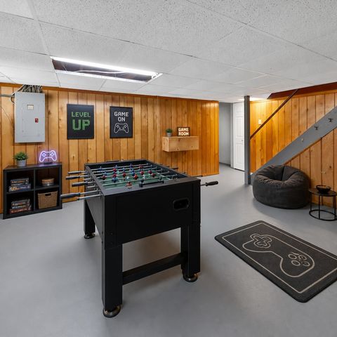 51 Revo Rd, Baldwin Boro, PA 15236
