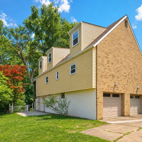 51 Revo Rd, Baldwin Boro, PA 15236
