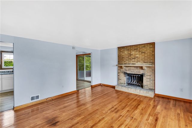 51 Revo Rd, Baldwin Boro, PA 15236