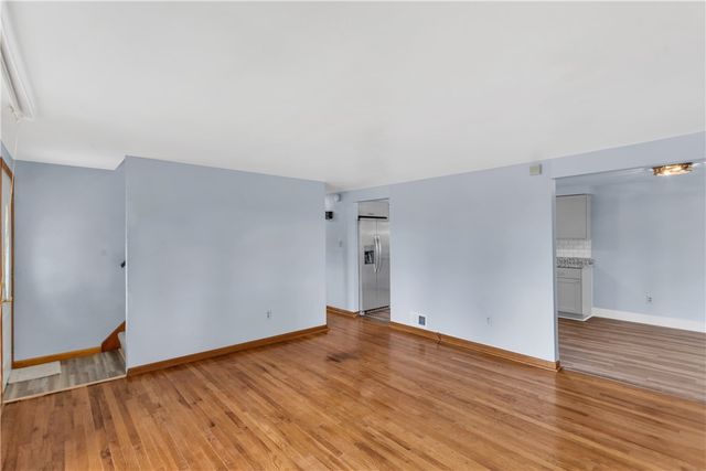 51 Revo Rd, Baldwin Boro, PA 15236