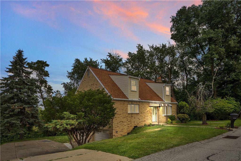 51 Revo Rd, Baldwin Boro, PA 15236