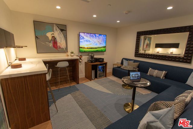 8017 W NORTON Avenue 402, West Hollywood, CA 90046