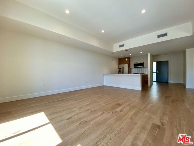 8017 W NORTON Avenue 402, West Hollywood, CA 90046