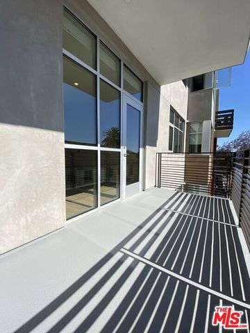 8017 W NORTON Avenue 402, West Hollywood, CA 90046