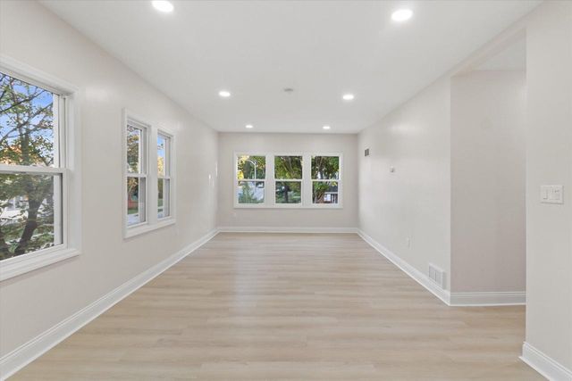 6800 Auburn AVENUE #6802, Wauwatosa, WI 53213