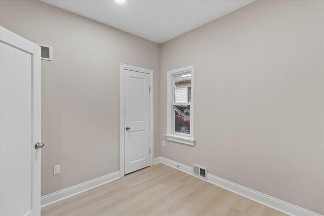 6800 Auburn AVENUE #6802, Wauwatosa, WI 53213