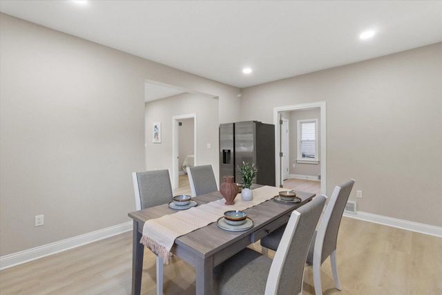 6800 Auburn AVENUE #6802, Wauwatosa, WI 53213