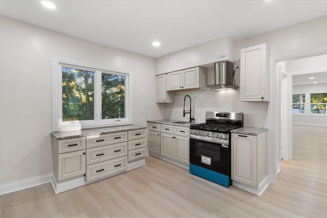 6800 Auburn AVENUE #6802, Wauwatosa, WI 53213