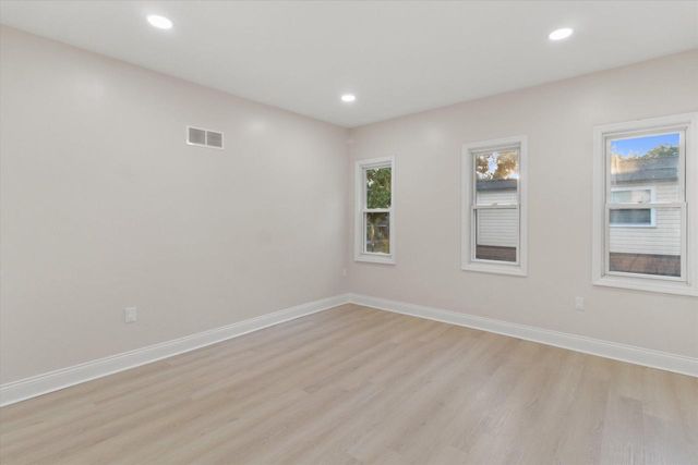 6800 Auburn AVENUE #6802, Wauwatosa, WI 53213