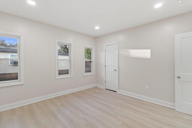 6800 Auburn AVENUE #6802, Wauwatosa, WI 53213